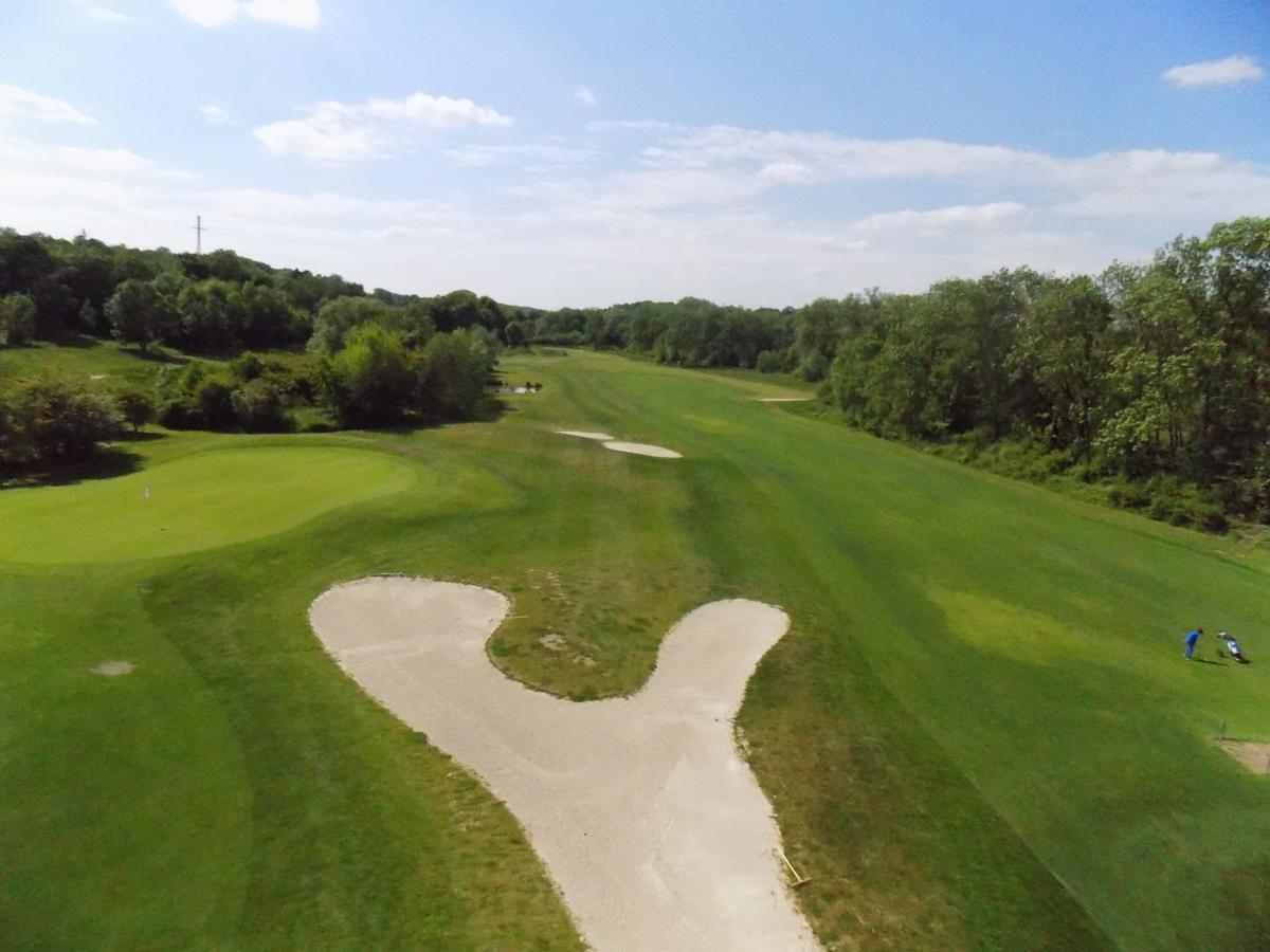Golf Hotel
